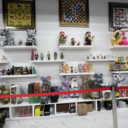 Eglance Bookstore