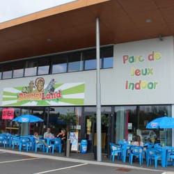 Djoomba Land - La terrasse de Djoomba Land un parc de jeux proche de Quimper Bénodet pont l'abbé Concarneau