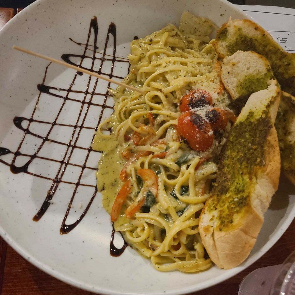 BevRidge Public - Pasta Dish - Cocktail Bars Near Me - Ridgefield, Washington