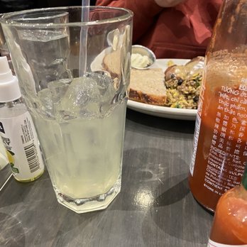 Sleepy Bee Cafe - Downtown - ginger vanilla Kombucha - Soo good!!! - Breakfast & Brunch Near Me - Cincinnati, Ohio Sleepy Bee Cafe - Downtown - ginger vanilla Kombucha - Soo good!!! - Breakfast & Brunch Near Me - Cincinnati, Ohio