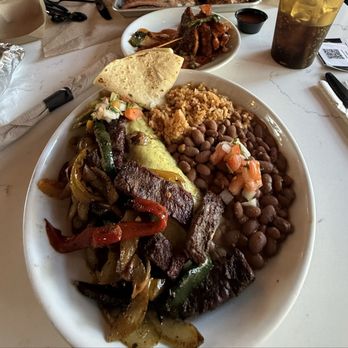 Churchrow Tejas Bbq - Steak Tampiquena plate and chicken skewers - Barbeque Near Me - Austin, Texas
