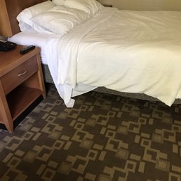 Sloppy bed (after housekeeping was finished) Sloppy bed (after housekeeping was finished)