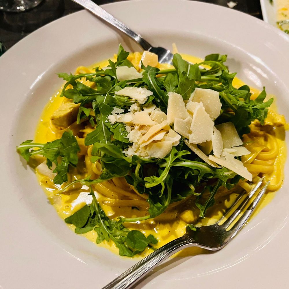 Phoenecia - Saffron Chicken Linguini - Pizza Near Me - Seattle, Washington