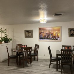 Jasmine Thai Cuisine - Plenty of space to dine, looked clean & well spaced
