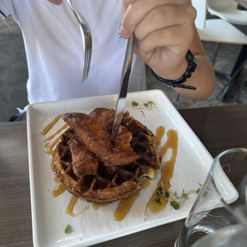 Turn Restaurant - Chicken and Waffles! - Breakfast & Brunch Near Me - St. Louis, Missouri
