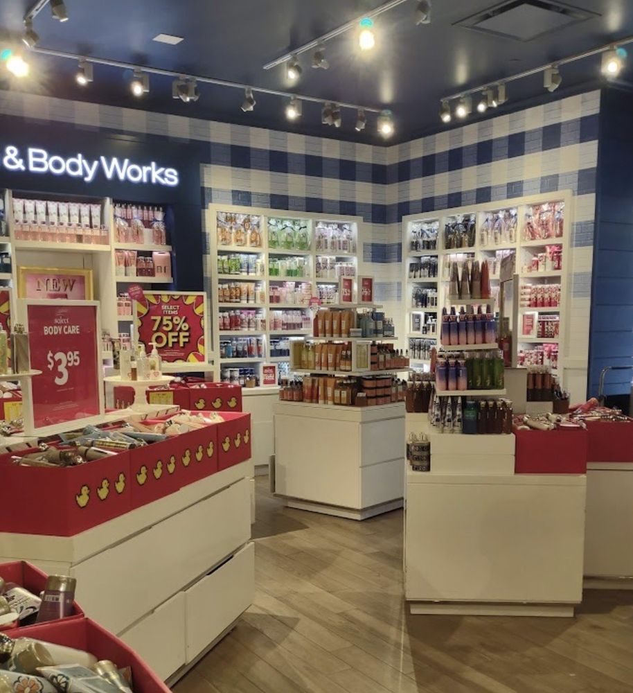 BATH & BODY WORKS - Updated July 2025 - 10 Reviews - 2829 Taylor Rd ...