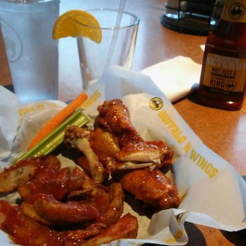 Buffalo Wild Wings Updated Covid 19 Hours Services 374 Photos 598 Reviews American Traditional 139 Flatbush Ave Fort Greene Brooklyn Ny United States Restaurant Reviews Phone Number Menu Yelp