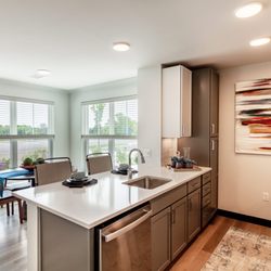 J Woburn Heights - Kitchen breakfast bar