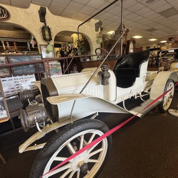 Deer Park Winery & Auto Museum - Beer, Wine & Spirits Near Me - Escondido, California