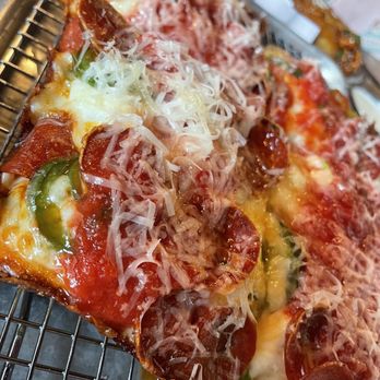 Mastiff Kitchen - La Mesa - That's my boy pizza...different with honey drizzle on top - Burgers Near Me - La Mesa, California