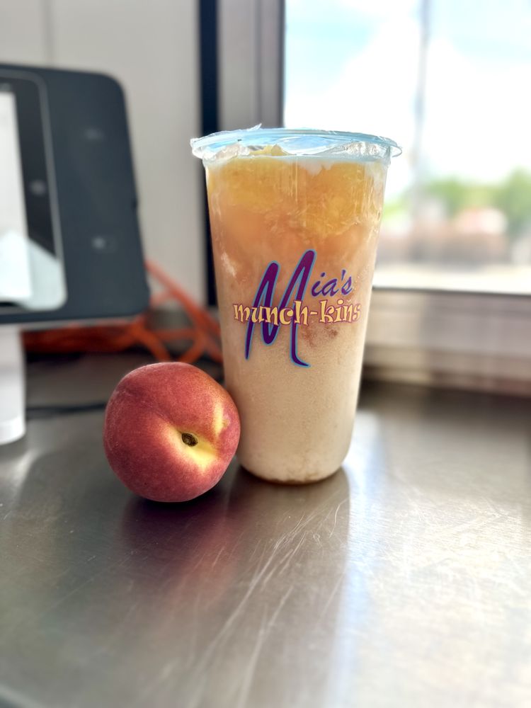 Mia’s Munchkins Logo