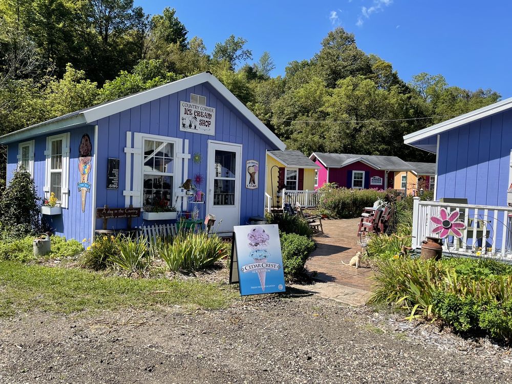 DOWN A COUNTRY ROAD Updated September 2024 43 Photos 12651 Highway 33, Cashton, Wisconsin