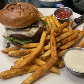 Horseless Carriage Restaurant - "DB12 " Bison Burger - Diners Near Me - North Hills, California