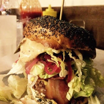 Al Mercato - Anche se rincarato di 2 euro è sempre il migliore - Burgers Near Me - Milan, Michigan