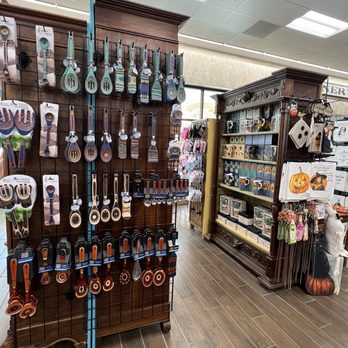 Buc-ee's - Gas Stations Near Me - Hillsboro, Texas