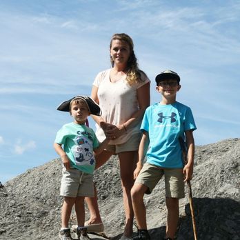 The Blowing Rock - 4 year old had no issues climbing up - Landmarks & Historical Buildings Near Me - Blowing Rock, North Carolina The Blowing Rock - 4 year old had no issues climbing up - Landmarks & Historical Buildings Near Me - Blowing Rock, North Carolina