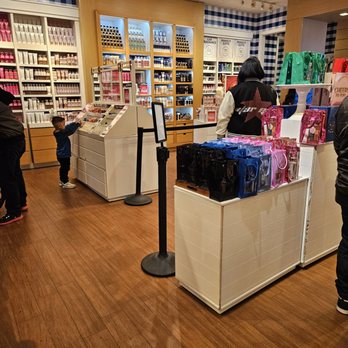 Bath & Body Works - Inside the store - Cosmetics & Beauty Supply Near Me - Valencia, California
