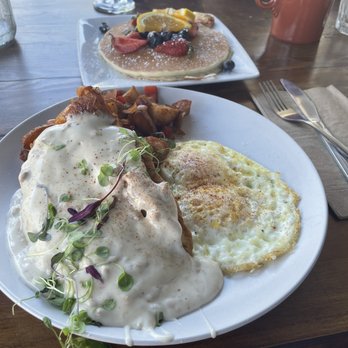 Vic's - Country Fried Steak - Breakfast & Brunch Near Me - Martinez, California Vic's - Country Fried Steak - Breakfast & Brunch Near Me - Martinez, California