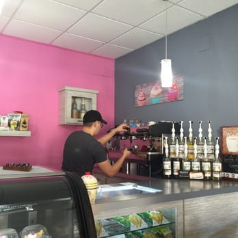 Fantasy Cakes Factory  - Coffee & Tea Near Me - Hatillo, Puerto Rico