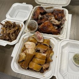 Marinated pig ears, pork stomach, soy sauce chicken, roasted duck Marinated pig ears, pork stomach, soy sauce chicken, roasted duck