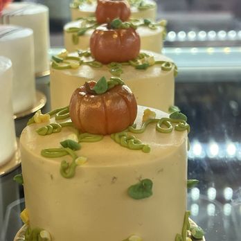 Pizzelle's Confections - Tiny cake - Desserts Near Me - Huntsville, Alabama Pizzelle's Confections - Tiny cake - Desserts Near Me - Huntsville, Alabama