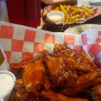 242 Pub & Grill - Wings were crisp to perfection - Pubs Near Me - Spring, Texas