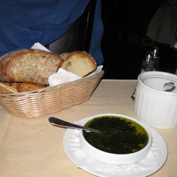 Tommaso Restaurant - bread basket w/ olive oil & parsley - Italian Near Me - Brooklyn, New York