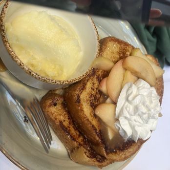 Clyde's of Georgetown - French toast - American Near Me - Washington, DC, District of Columbia Clyde's of Georgetown - French toast - American Near Me - Washington, DC, District of Columbia
