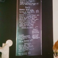 La Grenouille bleue - Carte des plats accrochée au mur - restaurant "La grenouille bleue"