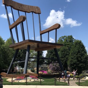 WORLD’S LARGEST ROCKING CHAIR - Updated November 2025 - 113 Photos & 37 ...
