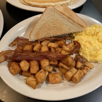 Reid's Corner - Breakfast & Brunch Near Me - Hampden, Massachusetts Reid's Corner - Breakfast & Brunch Near Me - Hampden, Massachusetts