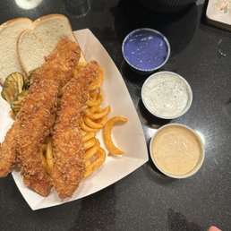 Chicken strips with 3 sauces Chicken strips with 3 sauces