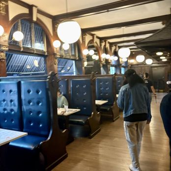 The Corner Room - Interior - American Near Me - State College, Pennsylvania