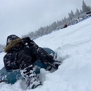 Leland High Sierra Snowplay - Tubing Near Me - Pinecrest, California
