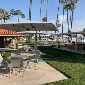 Snap Service - Outdoor Cantilevered Umbrella Assembly. - Handyman Near Me Snap Service - Outdoor Cantilevered Umbrella Assembly. - Handyman Near Me