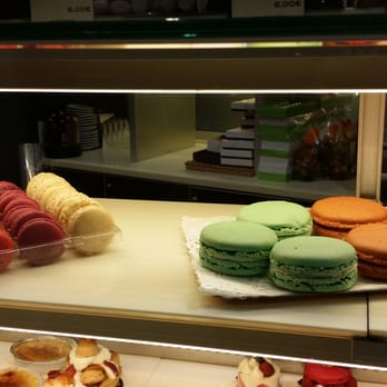 Eric Kayser - Supersize macaroons - Bakeries Near Me - Paris, 75