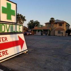 Budville Medical Marijuana Dispensary - Follow the big red arrow!