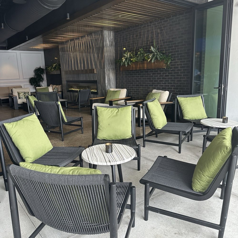 The Chapman - Bar/outdoor seating - Lounges Near Me - Winter Park, Florida
