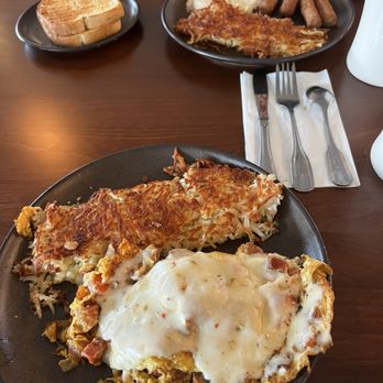 Cahoots Corner Cafe - Linguica Omelet and hash browns and sausage and eggs with hash browns. - Breakfast & Brunch Near Me - Oakdale, California Cahoots Corner Cafe - Linguica Omelet and hash browns and sausage and eggs with hash browns. - Breakfast & Brunch Near Me - Oakdale, California