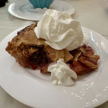 Stomping Grounds Grille - Mixed Fruit pie - New American Near Me - Buzzards Bay, Massachusetts
