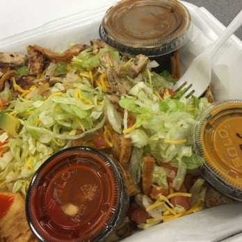 Gator's Dockside Baldwin Park - Chicken bbq salad - Seafood Near Me - Orlando, Florida