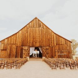 Park Home Ranch Venue - 120+ year old barn