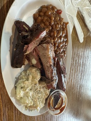 Fainmous BBQ by null