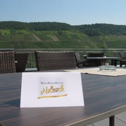 Weinhaus Nalbach - Schöne Terrasse mit Blick in die Weinberge