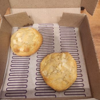 Insomnia Cookies - Desserts Near Me - Chicago, Illinois