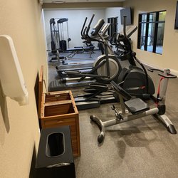 Little Missouri Inn & Suites | Watford City - Workout room with equipment and machines
