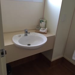 The Thorndon - Bathroom