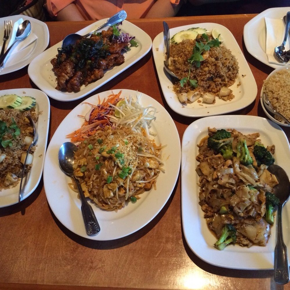 Zab Thai - Our food was delicious! Crispy chicken, pad Thai, sad sew ewe, & seafood fried rice! - Thai Near Me - Everett, Washington Zab Thai - Our food was delicious! Crispy chicken, pad Thai, sad sew ewe, & seafood fried rice! - Thai Near Me - Everett, Washington