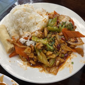 Vegas Wok - Sczechuan chicken - Chinese Near Me - St. Louis, Missouri Vegas Wok - Sczechuan chicken - Chinese Near Me - St. Louis, Missouri