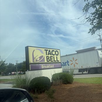 Taco Bell - If you were curious, this location doesn't sell breakfast. - Fast Food Near Me - Summerville, South Carolina